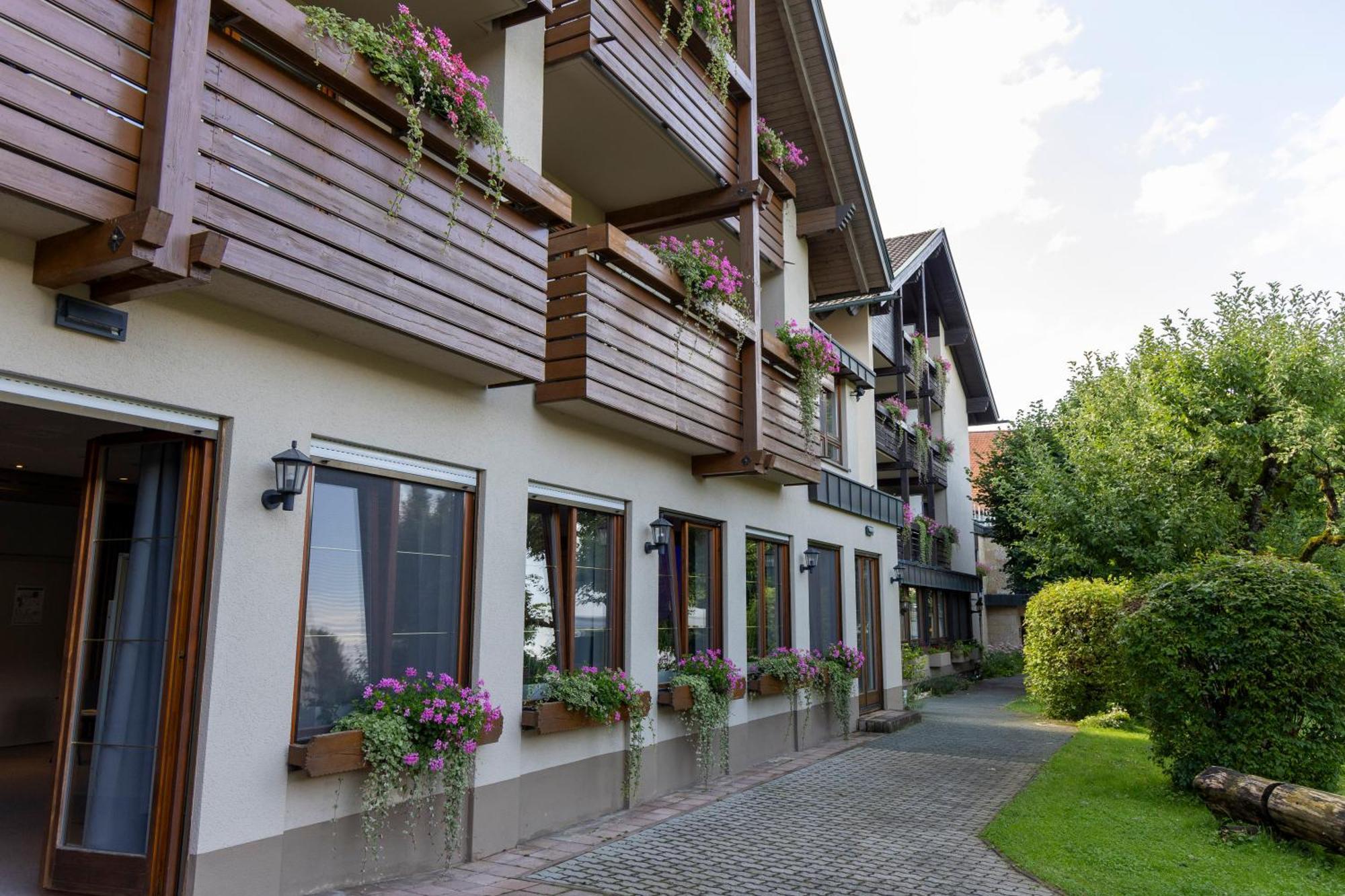 Hotel Lindenhof Hubmersberg Pommelsbrunn ภายนอก รูปภาพ